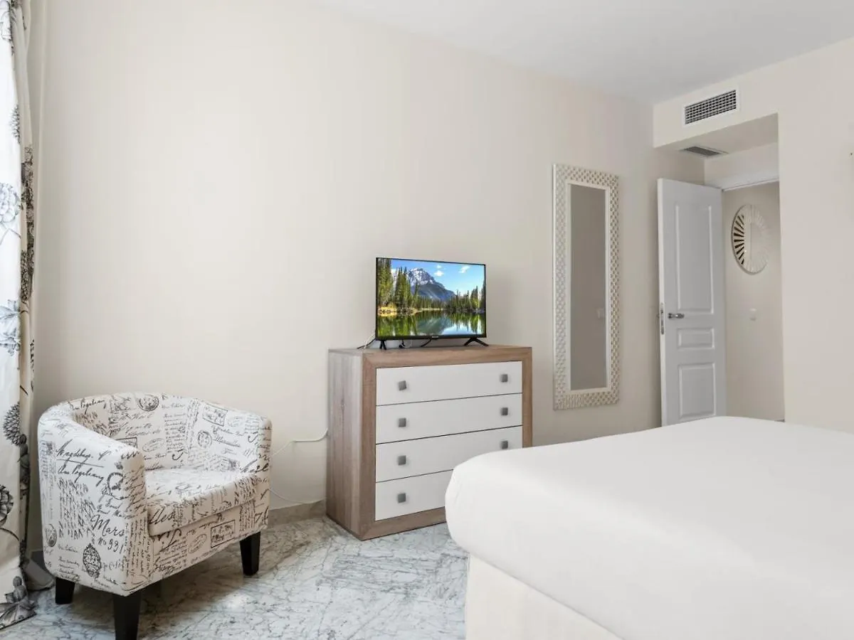Dos Dormitorios En 2 Linea De Playa Ref G07 Marbella Apartment